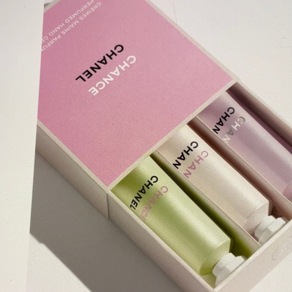 🧴 CHANEL PERFUMED HAND CREAM 🧴 NWT 🧴 - Picture 13 of 16